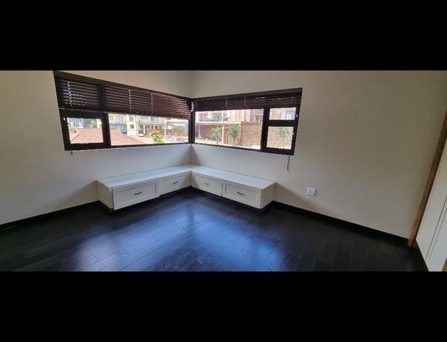 4 BEDROOM FREEHOLD FOR SALE IN IZINGA